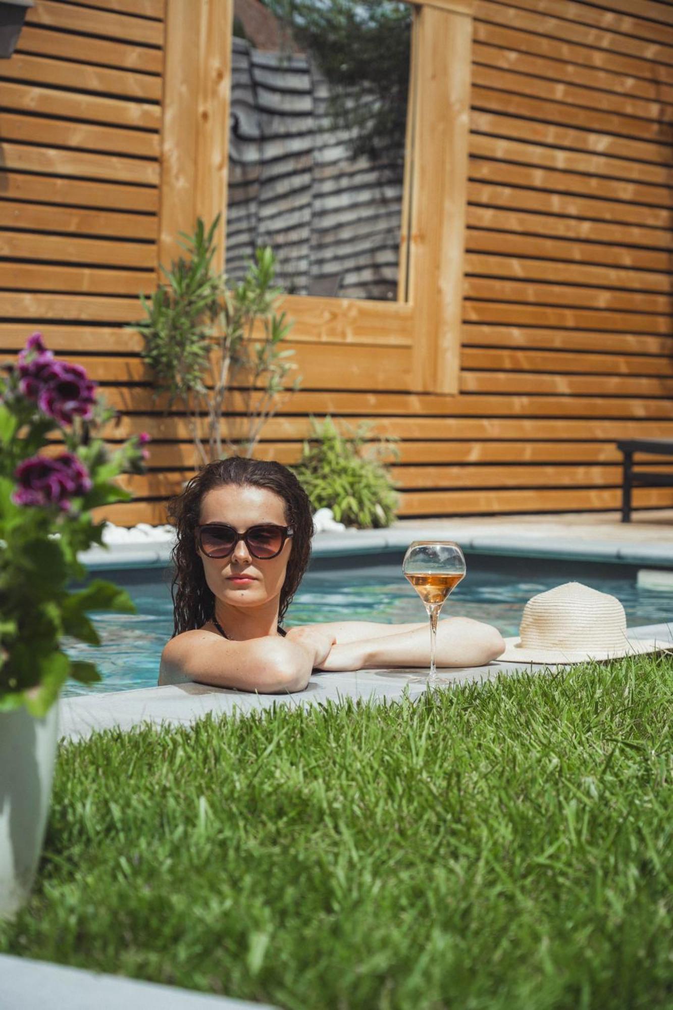 La Domitia - Maison D'Hotes, Massages & Bien-Etre Montbazin Ngoại thất bức ảnh